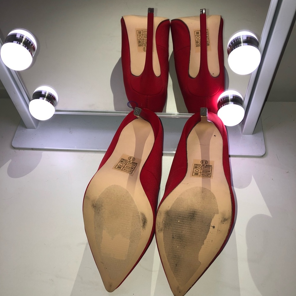 Red pump - Picture 3 of 4